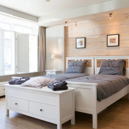 dbbbc942-c994-406e-a81f-b0db365023f3